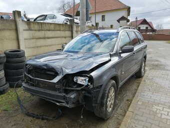 +Volvo XC90 - 6