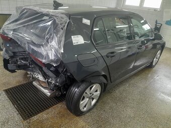 Volkswagen Golf VIII 2,0 TDi - 6