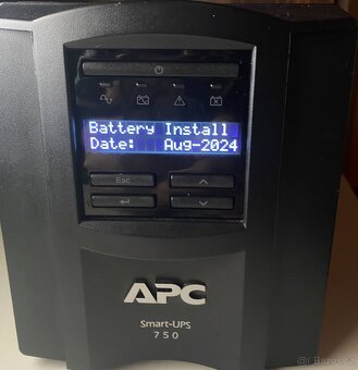 APC Smart-UPS SMT750I – nová baterie 2024, plně funkční - 6