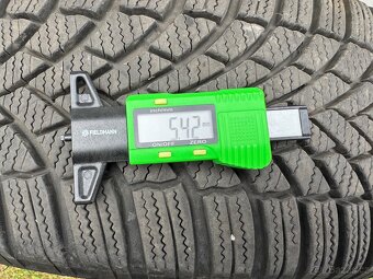 Zimní sada pneu 205/60/16 + disky Octavia - 6