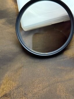 B+W přechodový filtr 702 šedý 25% MRC 67 mm - 6