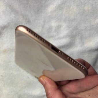 IPhone 8 Plus baterie 100% - 6