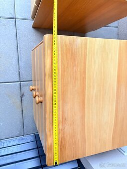 Dřevěný noční stolek s šuplíky - 6