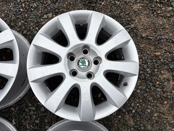 Alu original sada disku Škoda 5x112 7J ET37 R16 - 6
