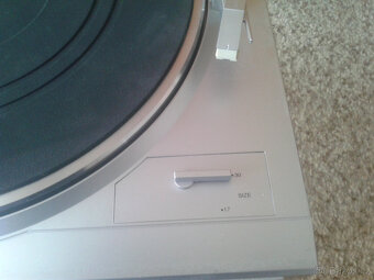Gramofon Denon - 6