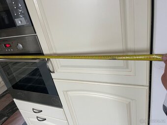 Plně vybavená kuchyně - chybí pouze varná deska - 6