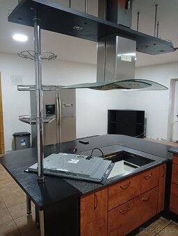Kuchyňská linka s barem - 6