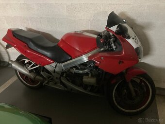 Honda VFR750 - 6