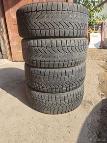 Prodám sadu disků 6,5Jx16H2 ET55 + zimní pneu 205/50/R16 - 6