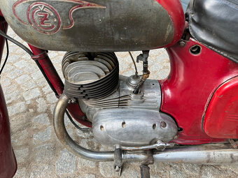 Motocykl ČZ 250 - 6