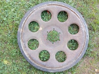 Prodám kola a pásy na vojenskou techniku ww2, - 6