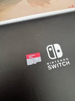 Nintendo Switch V2 Fortnite Edition + 1TB SD karta - 6