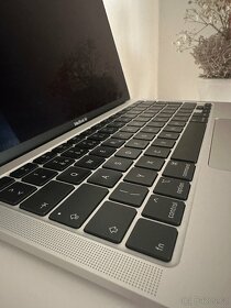 MacBook Air 13" (2020) - 6