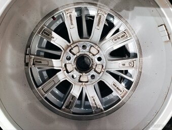 Sada kol Alu Škoda s letními pneu Pirelli - 6