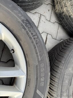 VW Touareg 17” orig. alu kola s celoročními pneu - 6
