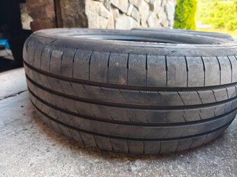 225/55/17 Goodyear Asymmetric 6 - 6
