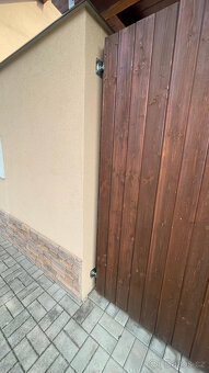 Prodám dvoukřídlou bránu + branku - 6