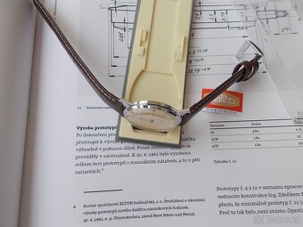 luxusni vyhledavane hodinky prim traktor rok 1960 funkcni - 6