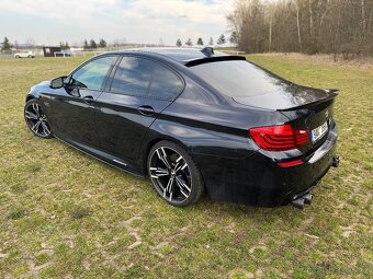 Prodám BMW f10 550i 330kw competition - 6