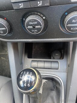 Prodám Vyměním vw golf 5 gt 1.4tsi 103kw - 6