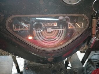 Traktor Zetor - 6