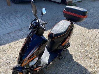 Skútr 50cc 4t - 6