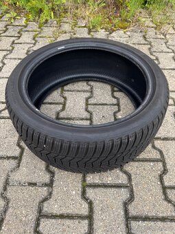 Pěkné zimní pneu Hankook 225/40R18 92V, rok 2022 - 6