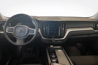 Volvo XC60 B4 AWD Momentum Advanced Edition rok 2020 - 6