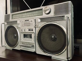 RISING - velký boombox rezervace - 6