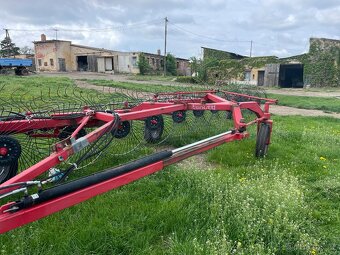 Obraceč slámy a nahrabovač sena - 6