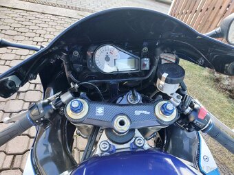 Suzuki GSXR 750 - 04/2002 - 6