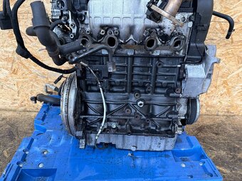 ČÁSTEČNĚ NASTROJENÝ MOTOR 1.9 TDI 74KW ATD - 6