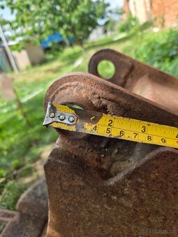 Lžíce na minibagr průměr čepu 30mm - 6