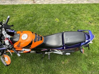 HONDA CBR 125R REPSOL - 6