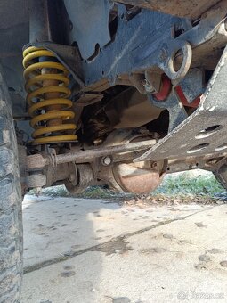 Land Rover Defender 90 - 6