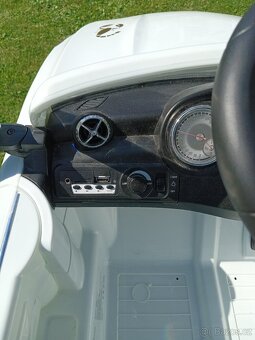 Dětské elektrické auto Mercedes Benz GLA - 6