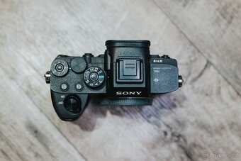 Sony a7RIV - kompletní balení - 6