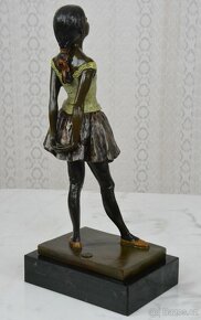 Bronzová socha - Baletka na mramoru - kolorovaná - 6