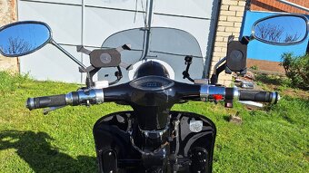 Elektroskútr e-scooter E.F.O EV 4000 Golden Lion retro Vespa - 6