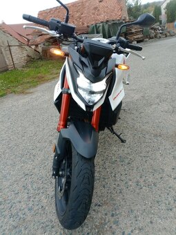 Honda CB 750 Hornet - 6