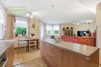 Rodinný dům s krásnou zahradou v klidné obci Mírová - 6