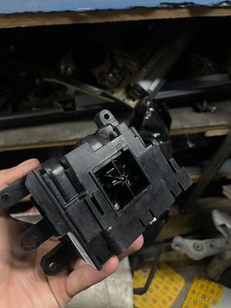 BMW F10 nahradni dily - 6