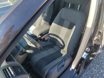 Volkswagen Touran 2.0 tdi, 103 kW, United, servis VW - 6