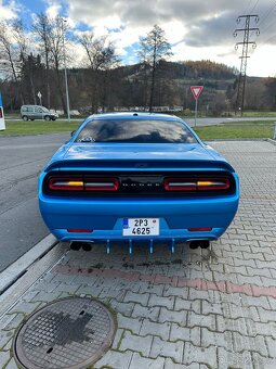 Dodge Challenger - 6