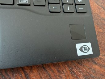 Celosvětově nejlehčí 13.3 notebook - 885 g. - 6