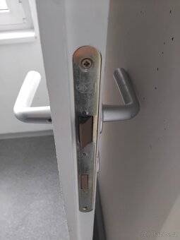 Dveře interiérové bili. Praha 4. - 6