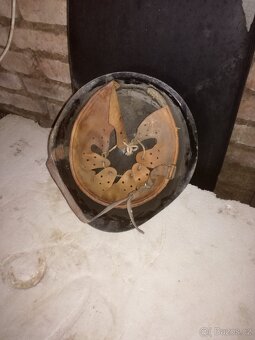 Stará vojenská helma více foto - 6