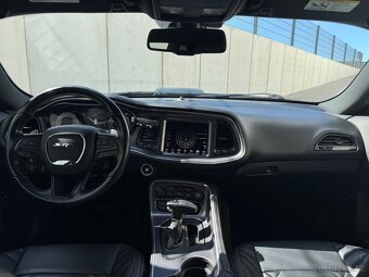 Pronájem vozu Dodge Challenger 5.7 HEMI Shaker - 6