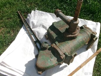 prodám stará ruční vodní čerpadla - Sigma-Mostar, Rejsek a d - 6