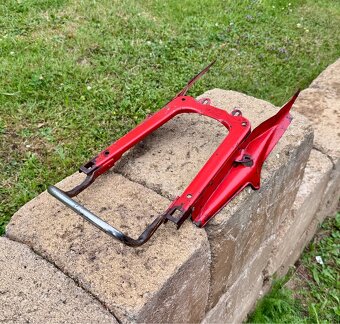 ČZ 125 175 250 sport - podsedlový rámeček - 6